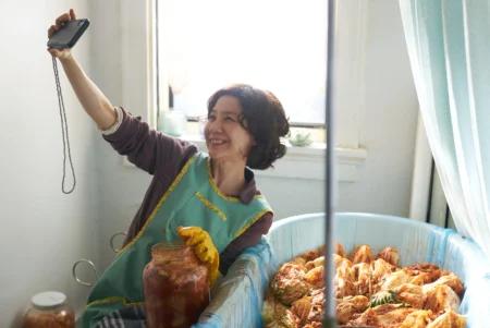 Comédia suave “The Mother and the Bear” abre a safra de 2026 com delicadeza e humor familiar