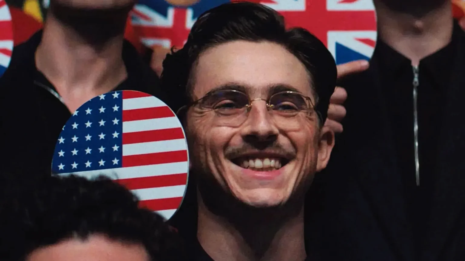 Marty Supreme quase ganhou desfecho nos anos 80, revelam Safdie e Chalamet