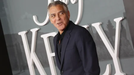 Donald Trump ironiza cidadania francesa de George Clooney em publicação de fim de ano