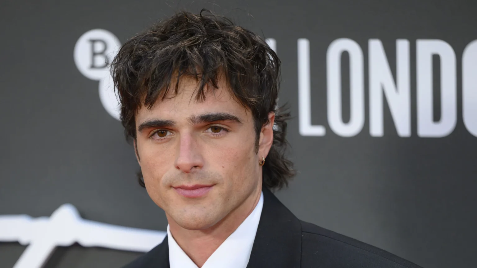 Cinebiografia “Priscilla” atinge 2º lugar na Netflix e reacende curiosidade sobre Elvis