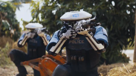 Filme de ficção científica The Creator chega ao Top 10 do Prime Video com visual de blockbuster