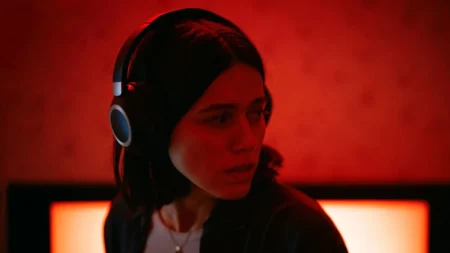 Undertone: terror da A24 aposta em som imersivo e exige sessão no cinema