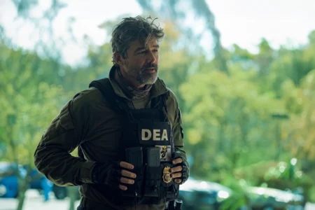 Dinheiro Suspeito aposta em claustrofobia e no carisma de Matt Damon e Ben Affleck para dominar a Netflix