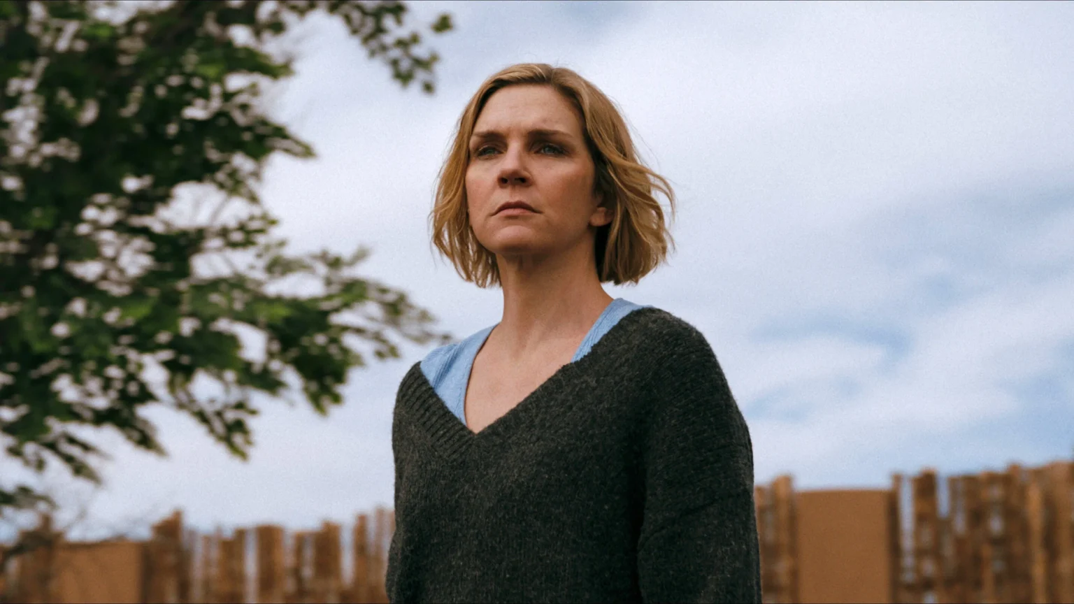 Thriller Sender reúne astros de sci-fi da Apple TV em suspense sobre paranoia digital