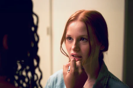 Intenções Cruéis expõe a selva das redes sociais em 83 minutos de pura tensão