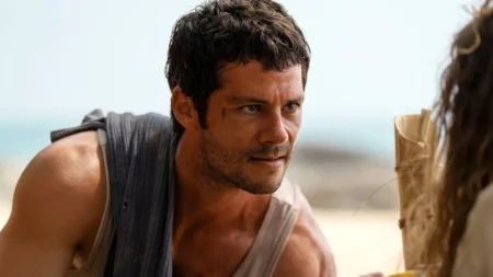 Dylan O’Brien mostra versatilidade em Twinless, comédia sombria aclamada que chega ao streaming