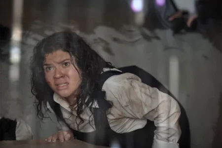 “Alarme de Incêndio”: drama de sobrevivência na Netflix transforma escola em campo de batalha psicológico