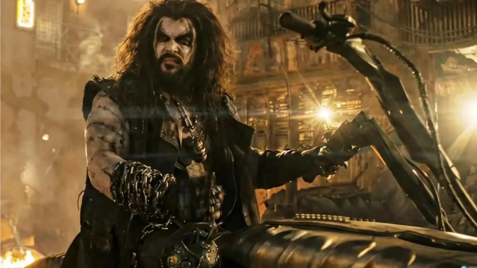 Jason Momoa detalha transição de Aquaman para Lobo e agita bastidores de Supergirl