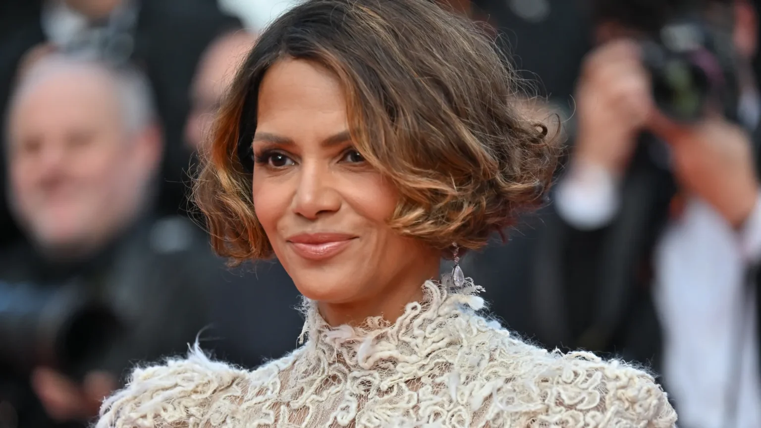 Halle Berry assume presidência em The President Is Missing, thriller político ressuscitado pela Apple