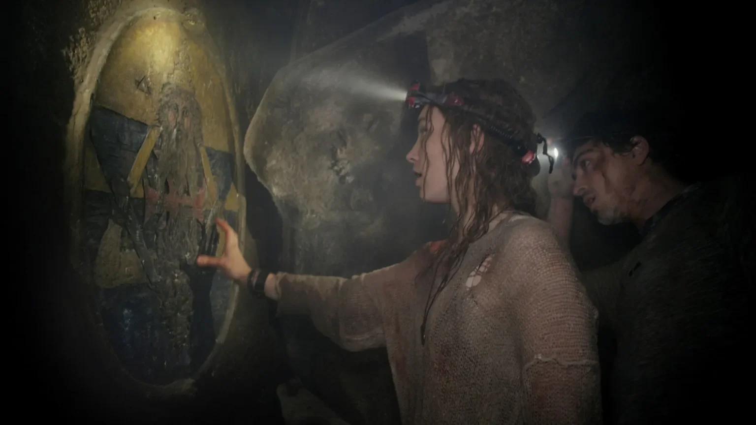 As Above, So Below: terror nas catacumbas de Paris ainda convence dez anos depois