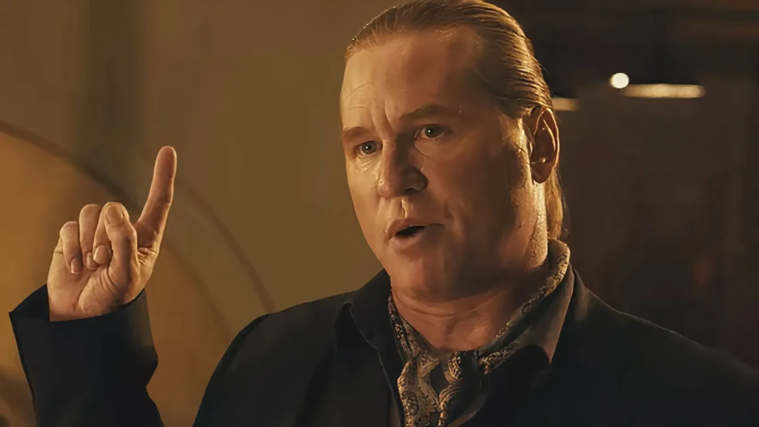De fiasco nos cinemas a fenômeno no streaming: “MacGruber” renasce e valoriza legado de Val Kilmer