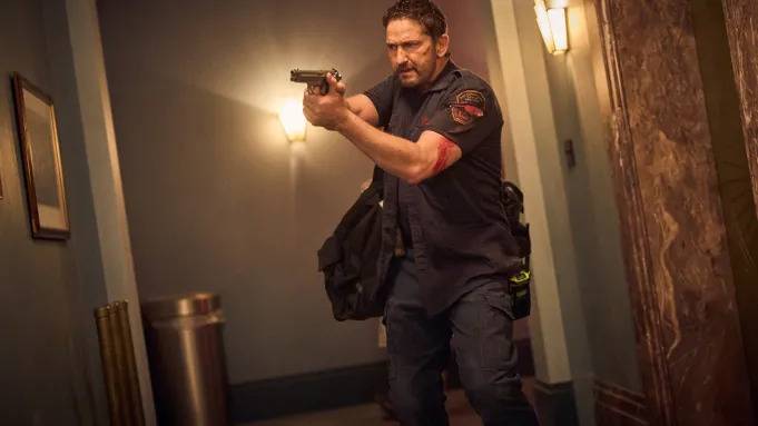 Primeira imagem de Empire City destaca Gerard Butler como bombeiro em ação - Imagem do artigo original