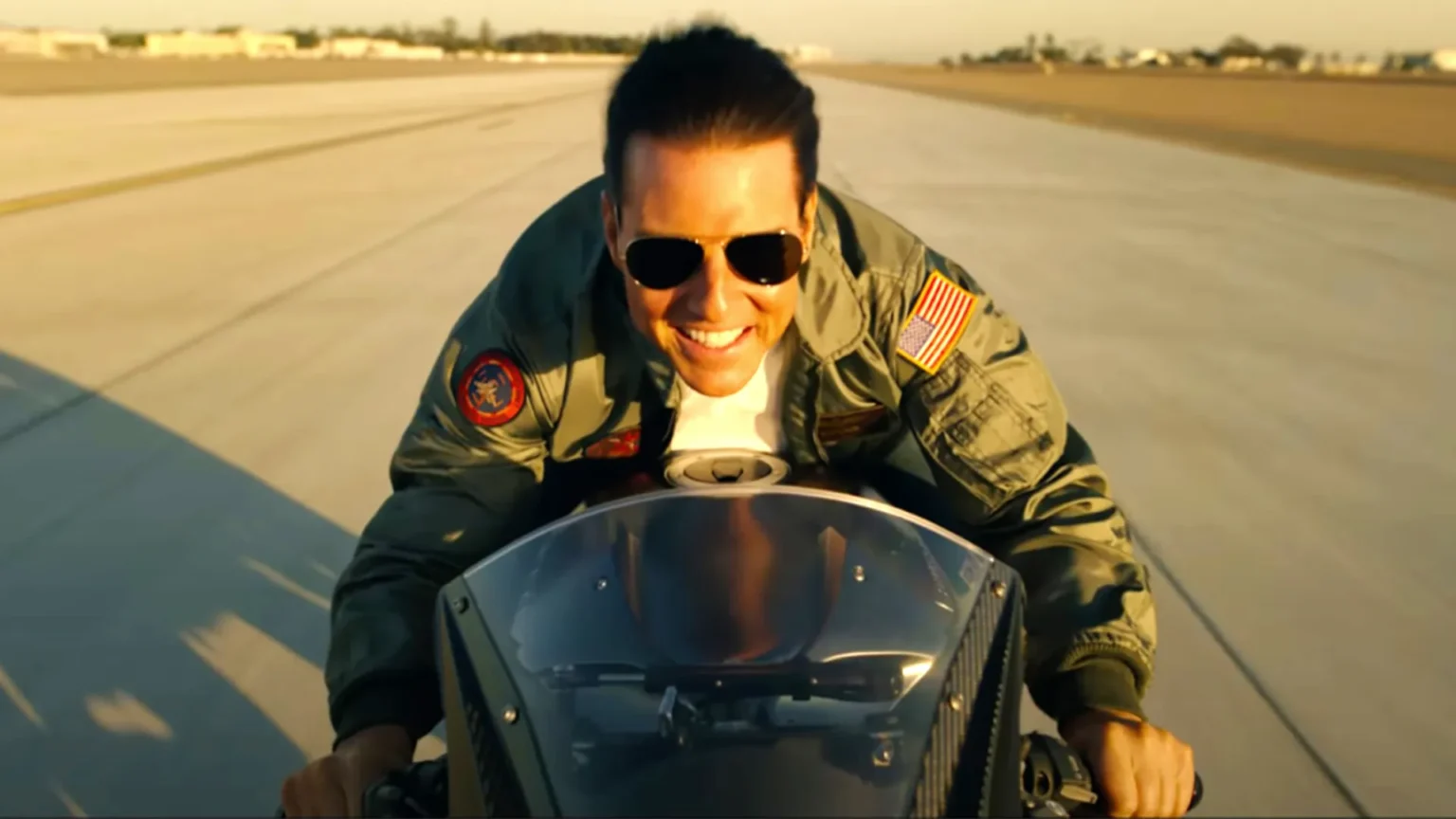 Top Gun 3 avança no roteiro e promete último voo de Maverick
