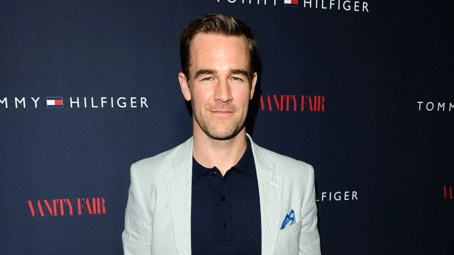 James Van Der Beek brilha em Varsity Blues, um dos dramas esportivos mais subestimados