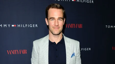 James Van Der Beek brilha em Varsity Blues, um dos dramas esportivos mais subestimados
