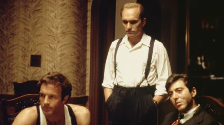 A performance inesquecível de Robert Duvall em O Poderoso Chefão ganha destaque e análise no cinema