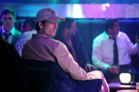 “How to Make a Killing”: Glen Powell tenta, mas filme de John Patton Ford não decola