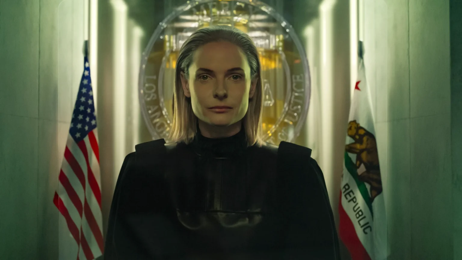 Filme Mercy com Chris Pratt e Rebecca Ferguson tem fracasso nas bilheterias e se destaca no digital