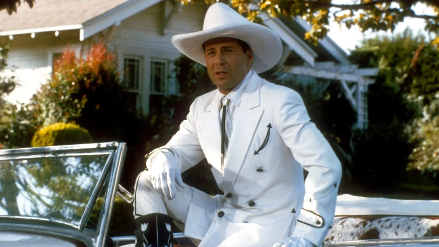 Filme Sunset com Bruce Willis e James Garner desperdiça ótima premissa e merece remake