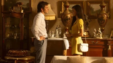 Selahattin Paşalı e Eylül Lize Kandemir como o casal Kemal e Füsun na série O Museu da Inocência