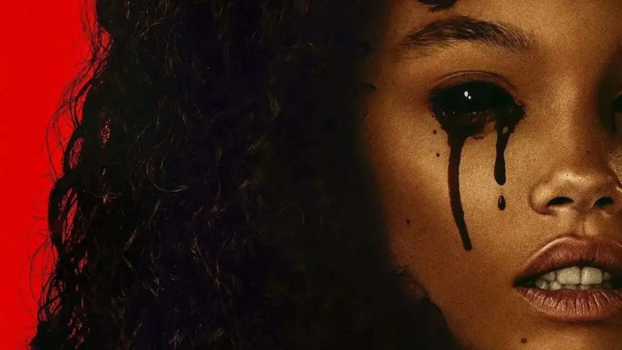 Whitney Peak em uma cena de suspense no filme Olho por Olho Whitney Peak em uma cena de suspense no filme Olho por Olho