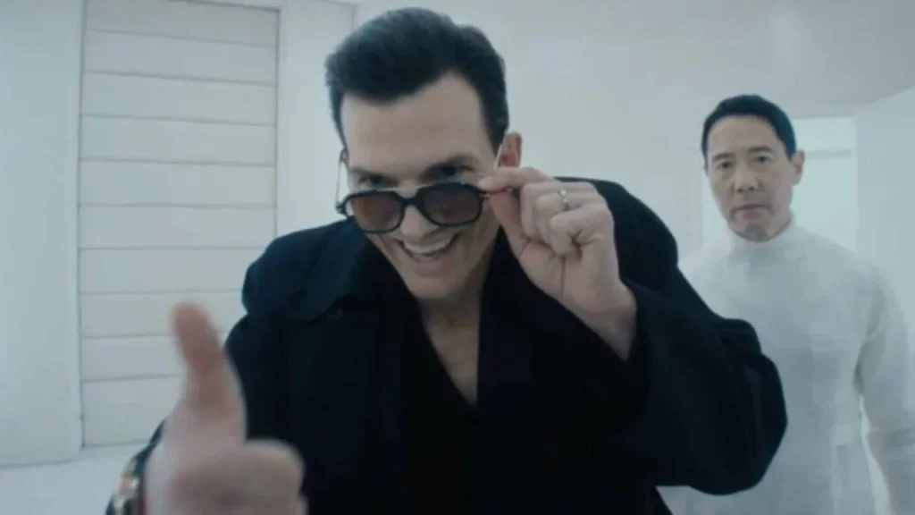 The Beauty, Ashton Kutcher em cena na série