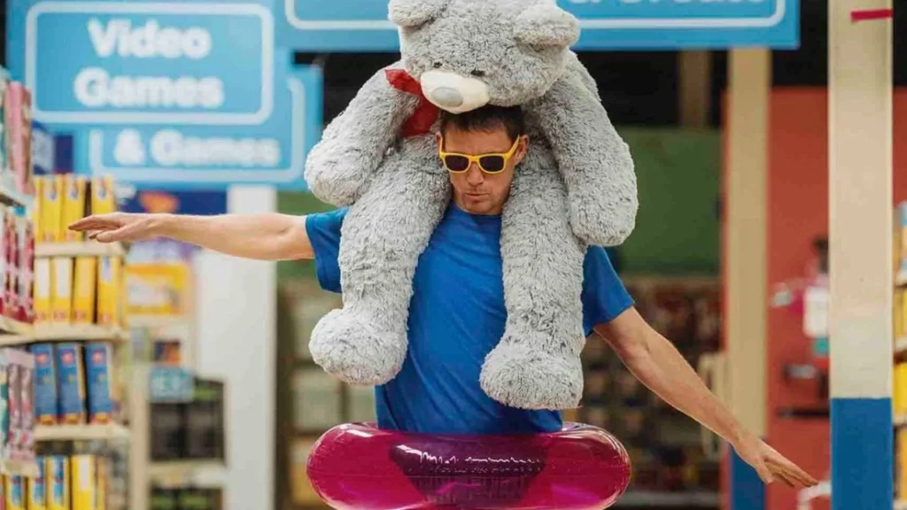 Channing Tatum em cena de O Bom Bandido (Roofman), filme baseado em história real na Prime Video