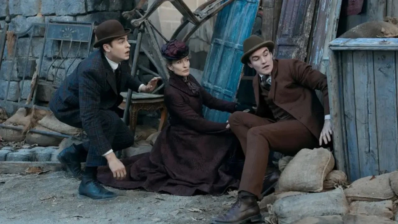 Cena da nova série Jovem Sherlock, do Prime Video, cirado por Guy Ritchie