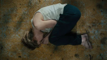 Lexi Johnson em cena de A 5ª Vítima, terror psicológico em alta no Prime Video Brasil