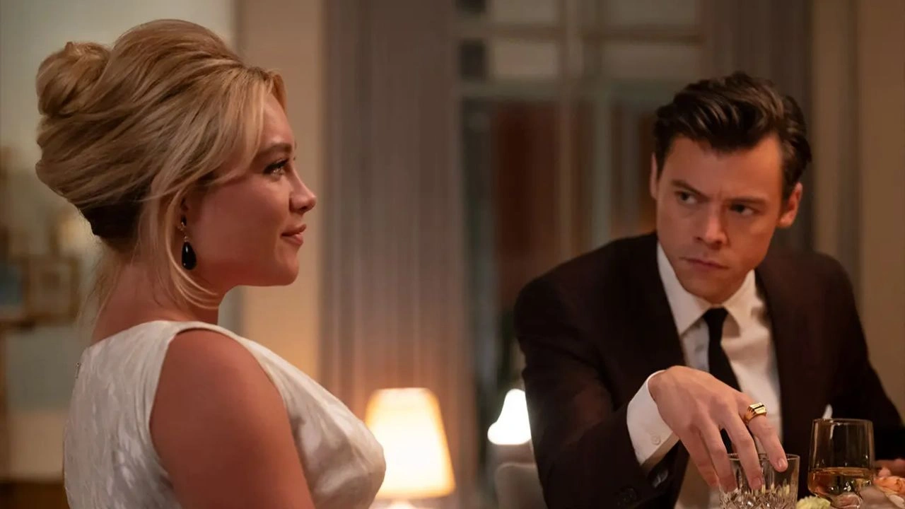 Não se preocupe, querida Florence Pugh e Harry Styles em cena de Não Se Preocupe, Querida, suspense psicológico disponível na Netflix Brasil