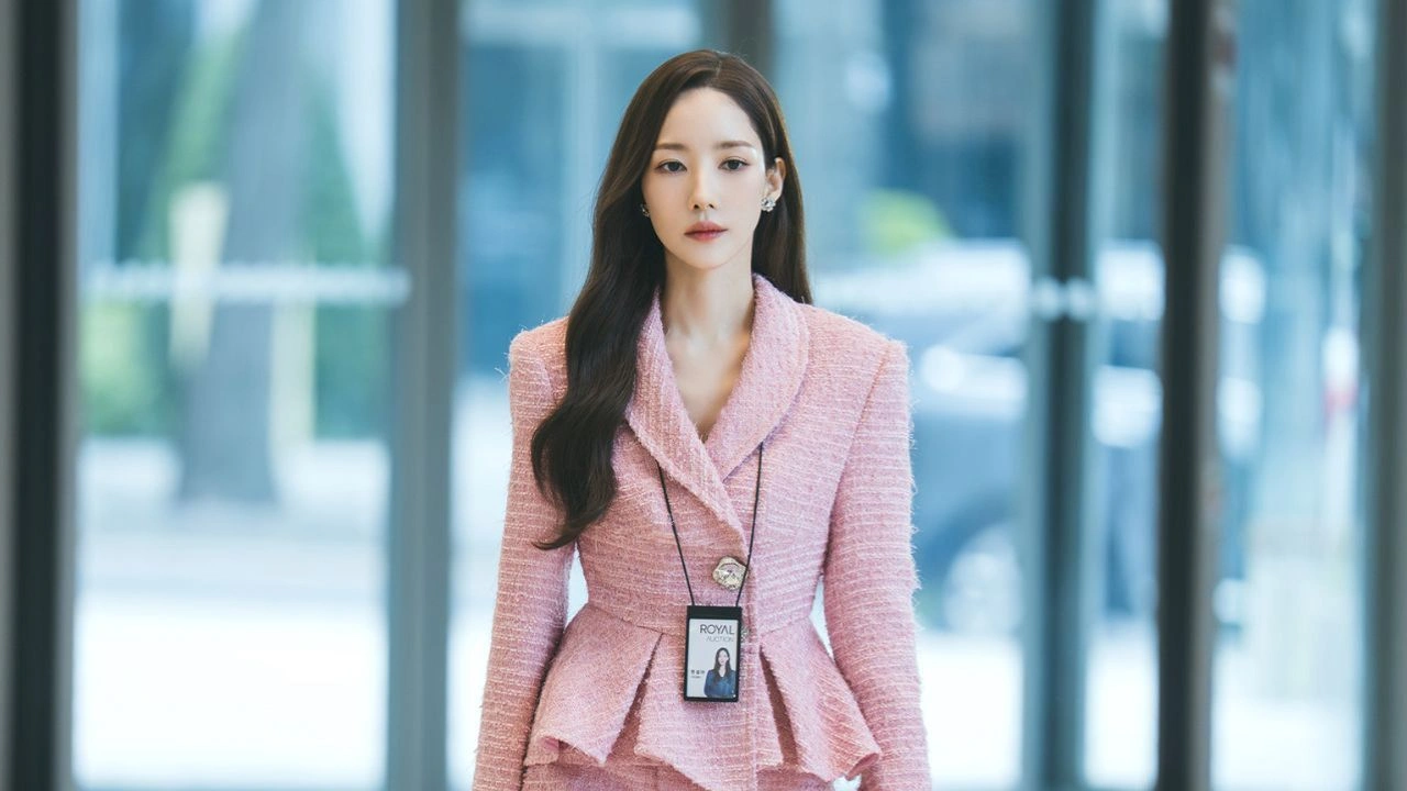 O Beijo da Sereia Park Min-young em cena de O Beijo da Sereia, dorama de romance e mistério no Prime Video Brasil