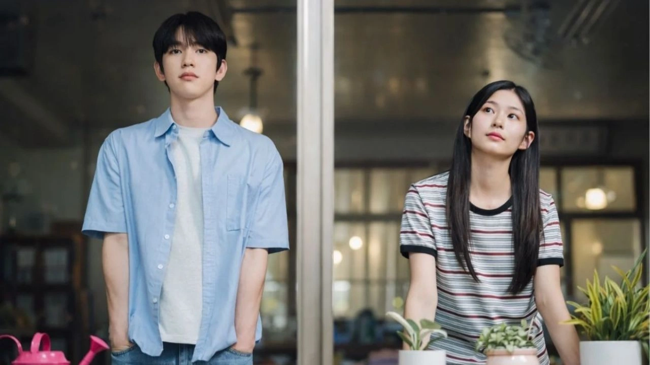 Um Amor que Ilumina Kim Min-ju e Shin Jae-ha em cena de Um Amor que Ilumina, novo dorama da Netflix Brasil