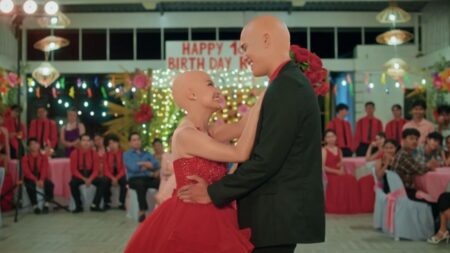 18 Rosas: final do filme na Netflix explica significado das rosas e evolução emocional dos personagens Final de 18 Rosas aposta em realismo e mostra amadurecimento emocional dos protagonistas, sem romance idealizado.