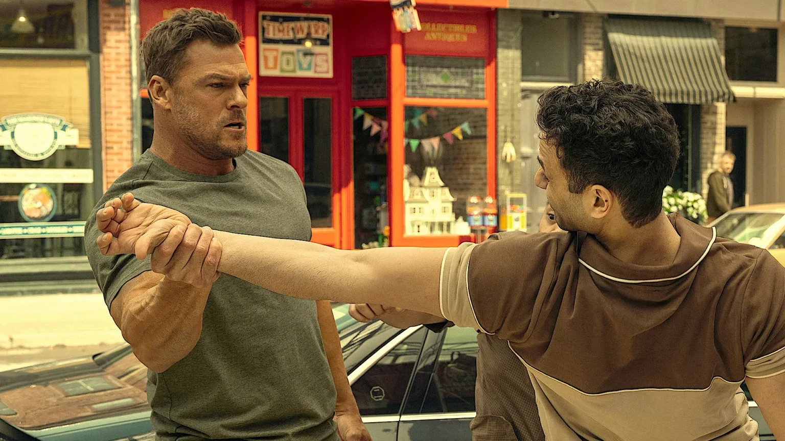 8 séries de suspense dos anos 2020 que superam Reacher em ação e tensão 8 séries de suspense dos anos 2020 que superam Reacher em ação e tensão