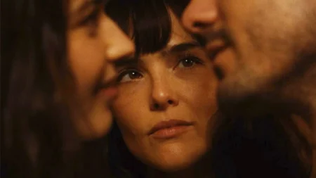 Uma noite, duas gravidezes: filme da Max transforma romance em caos absoluto Entre Nós – Uma Dose Extra de Amor transforma um encontro casual em caos com duas gravidezes e decisões inesperadas