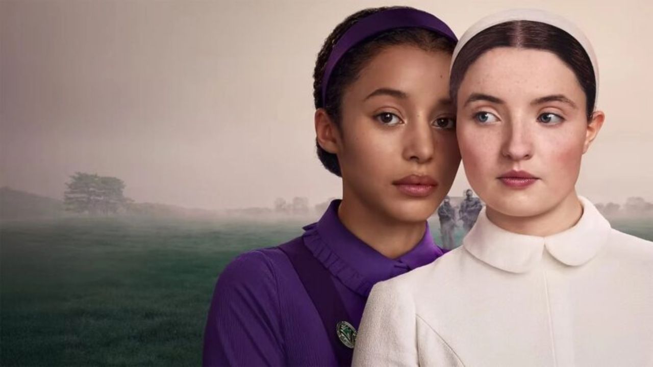 Os Testamentos estreia no Disney+ e mostra o destino da filha de June em uma história mais psicológica e perturbadora. Os Testamentos estreia no Disney+ e mostra o destino da filha de June em uma história mais psicológica e perturbadora.
