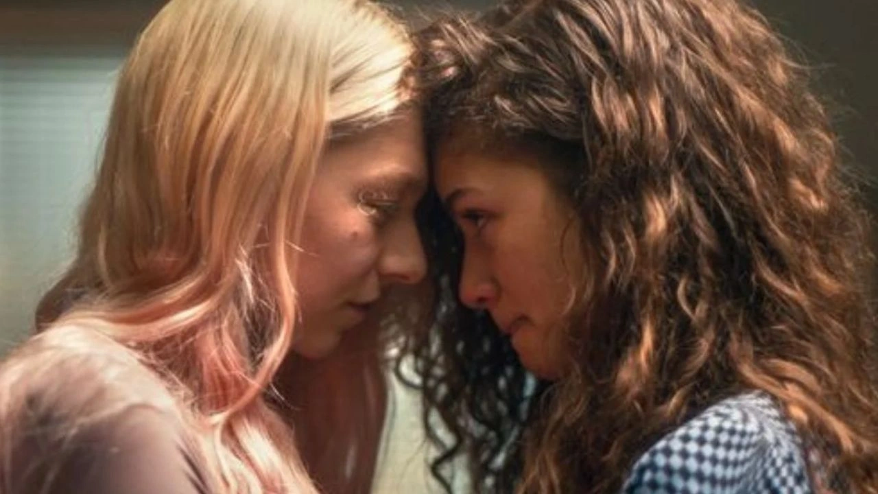 Cena de Rue e Jules em Euphoria pode ser alucinação e esconder pista sobre futuro trágico das personagens