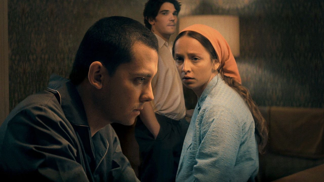 Sem Salvação estreia na Netflix às 5h com suspense psicológico sobre seita, repressão religiosa e libertação feminina Sem Salvação estreia na Netflix às 5h com suspense psicológico sobre seita, repressão religiosa e libertação feminina