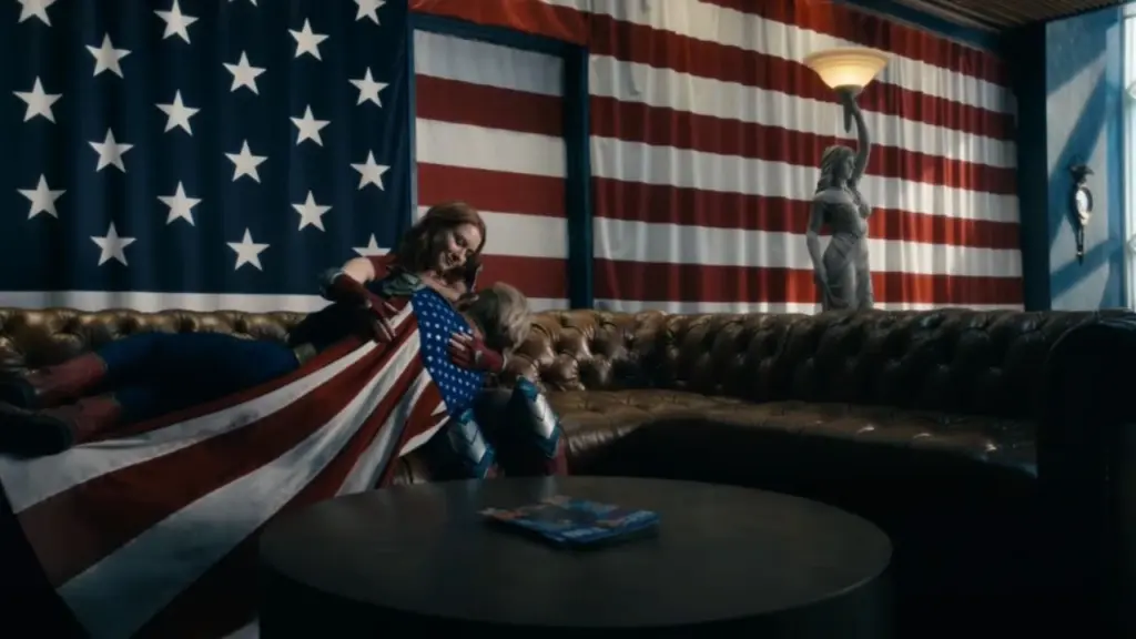 Morte de Espoleta em The Boys expõe a instabilidade de Capitão Pátria no episódio 5 e muda o rumo da temporada final da série