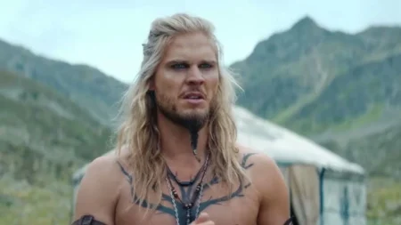 Comer, Rezar, Ladrar mistura caos e afeto em comédia sobre humanos mais perdidos que seus cães Cena de Comer, rezar, ladrar