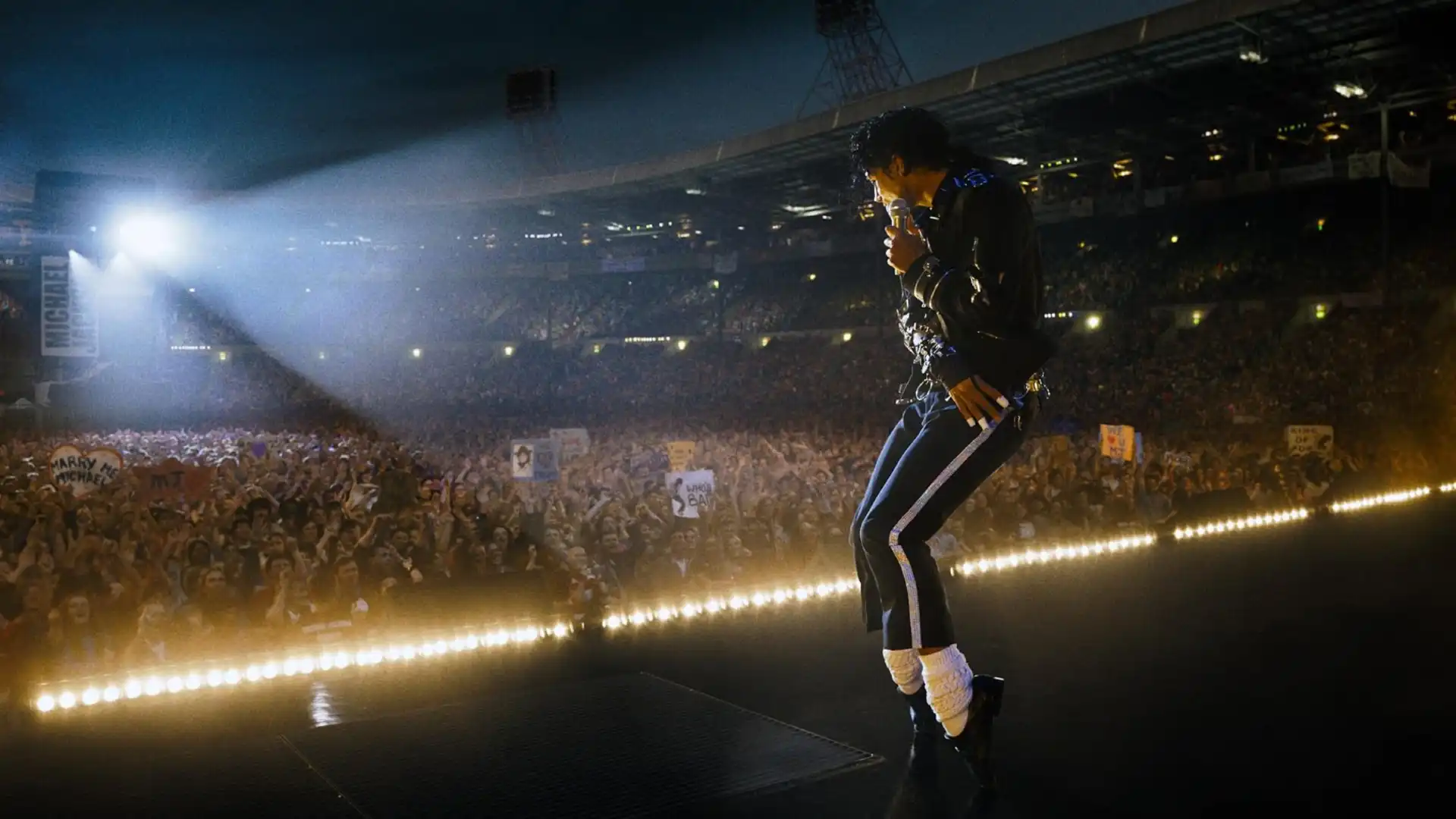 Filme do Michael Jackson deve bater recorde e superar sucesso de biografia premiada há 8 anos