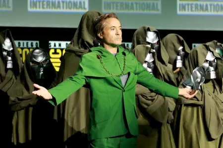 Robert Downey Jr. em sua apresentação como Doutor Destino no novo filme dos Vingadores.
