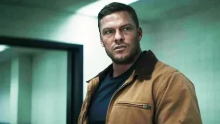 Divulgado trailer oficial de Runner, filme de ação com Alan Ritchson e Rodrigo Santoro Cena de Alan Ritchson em Runner
