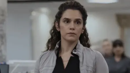 The Pitt entrega penúltimo episódio cheio de revelações e leva Robby ao ponto mais sombrio da temporada Cena do 14º episódio da 2ª temporada de The Pitt