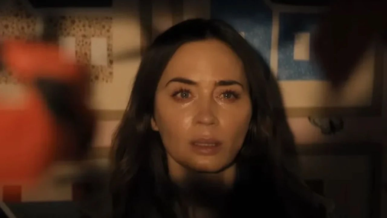 Dia D ganha trailer final e mostra Steven Spielberg retornando à ficção científica com conspiração global e mistério alienígena. Dia D ganha trailer final e mostra Steven Spielberg retornando à ficção científica com conspiração global e mistério alienígena.
