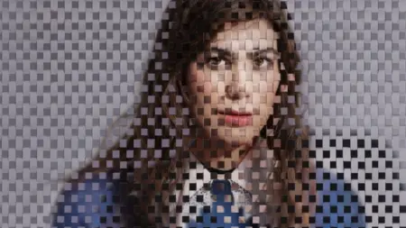 Minha Querida Senhorita aborda identidade e autodescoberta em drama espanhol com nota 6,8 no IMDb