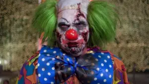 Misturando terror, humor e ação, Zumbilândia continua sendo um dos filmes mais divertidos do gênero
