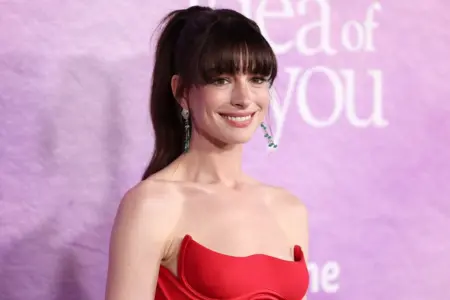 4 filmes com Anne Hathaway, de ‘O Diabo Veste Prada 2’, que valem o seu tempo