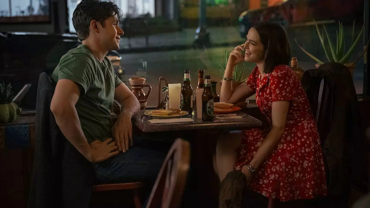 Mensagens para Isabelle chegou à Netflix e mistura romance, humor e luto em uma das comédias românticas mais emocionantes do catálogo. Mensagens para Isabelle chegou à Netflix e mistura romance, humor e luto em uma das comédias românticas mais emocionantes do catálogo.