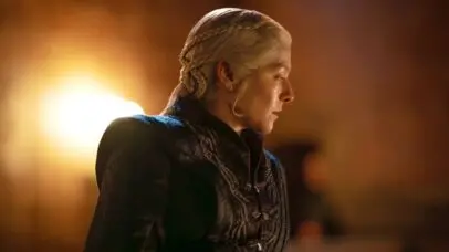 Daemon Targaryen em cena de batalha na terceira temporada Daemon Targaryen em cena de batalha na terceira temporada